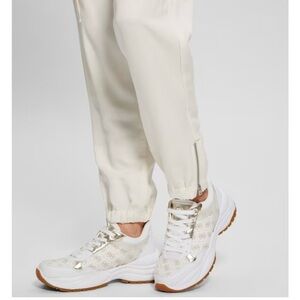 Guess sneakers 8.5